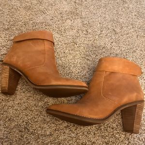 Women’s Camel/brown Lucky Boots size 6.5